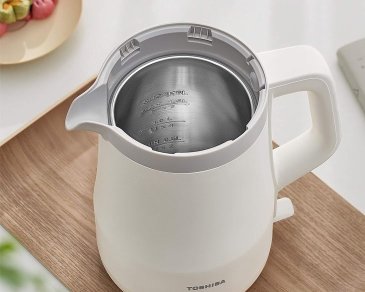 Bình đun siêu tốc Toshiba 1.5 lít KT-15DRTVN(W) | Điện máy Phúc Anh Bình đun siêu tốc Toshiba 1.5 lít KT-15DRTVN(W) | Điện máy Phúc Anh - góc nhìn 2