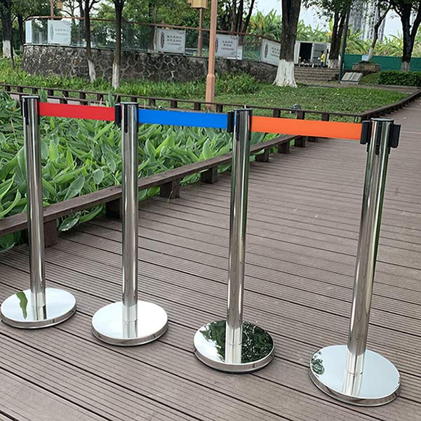 Cột chắn inox dây kéo