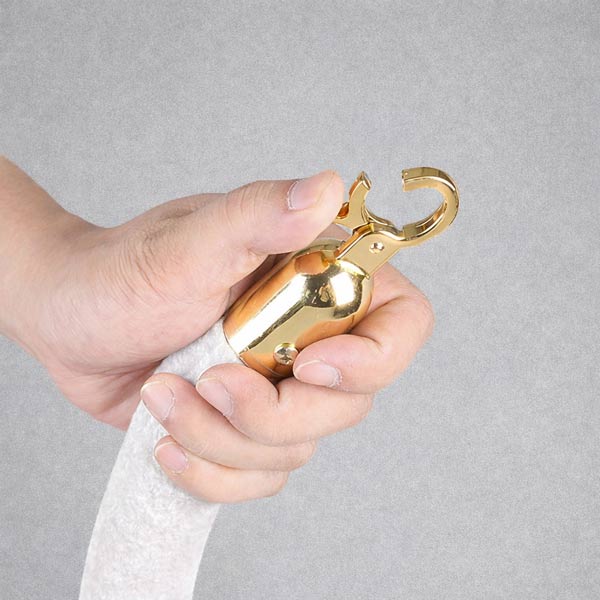 Dây nhung trắng khóa inox vàng – dây nhung cột chắn màu trắng