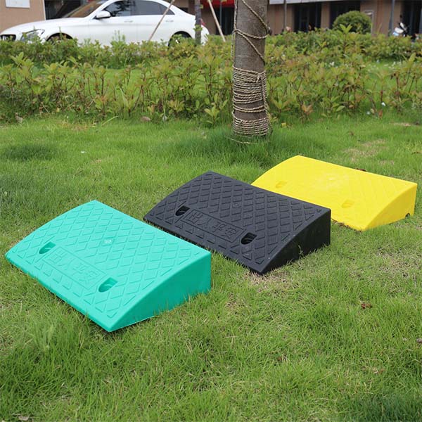Dốc bục lên xuống xe hơi xe máy