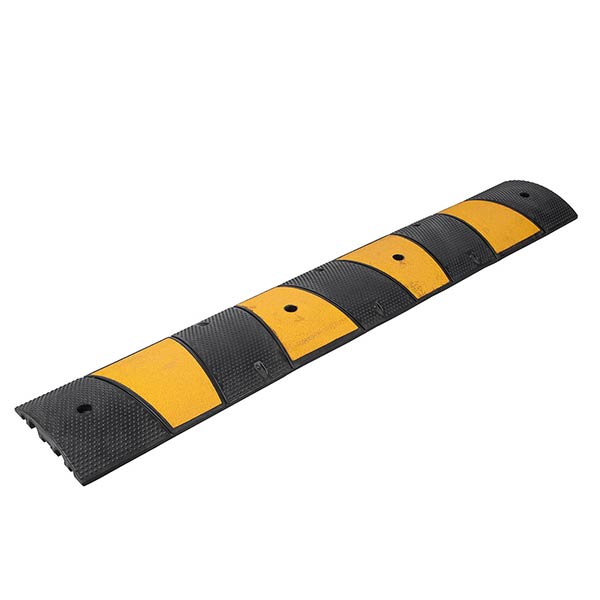 Gờ giảm tốc trên đường 100cm