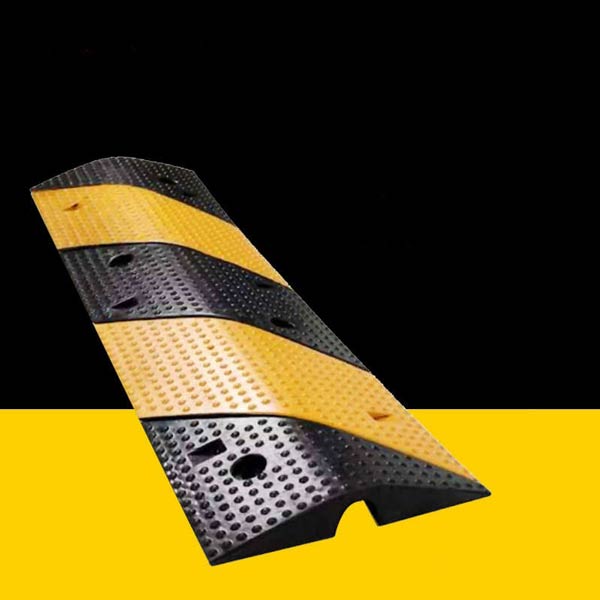 Gờ giảm tốc có rãnh đi cáp luồn dây điện