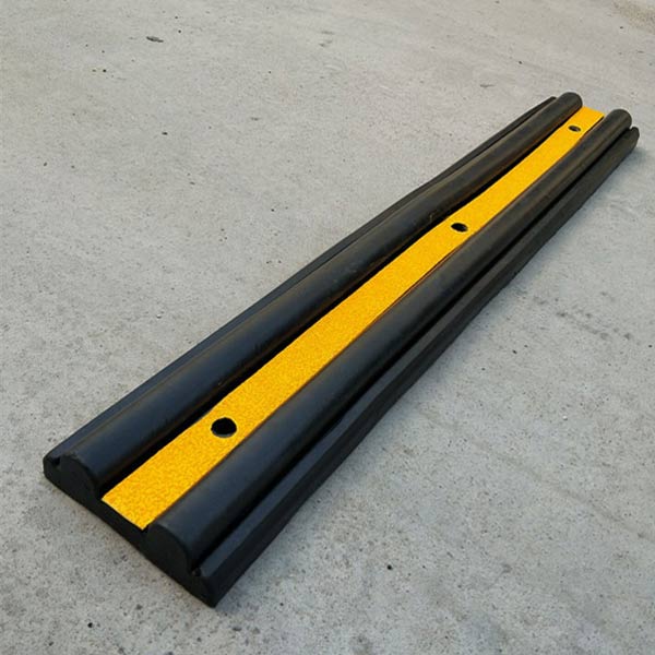 Len tường cao su 1m giảm va đập